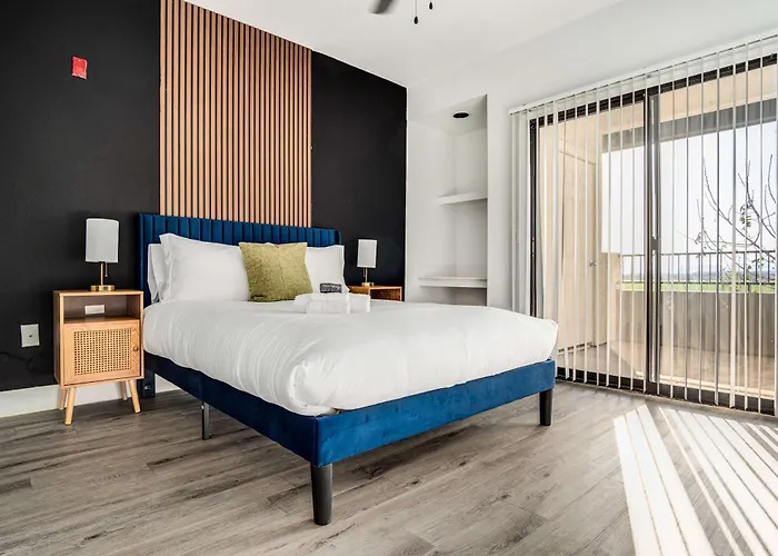 Boulevard 2br By Stadium Pool Parking Gym 06