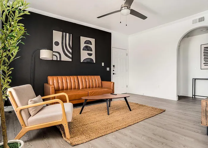 Apartment Boulevard 2br By Stadium Pool Parking Gym 06 Glendale