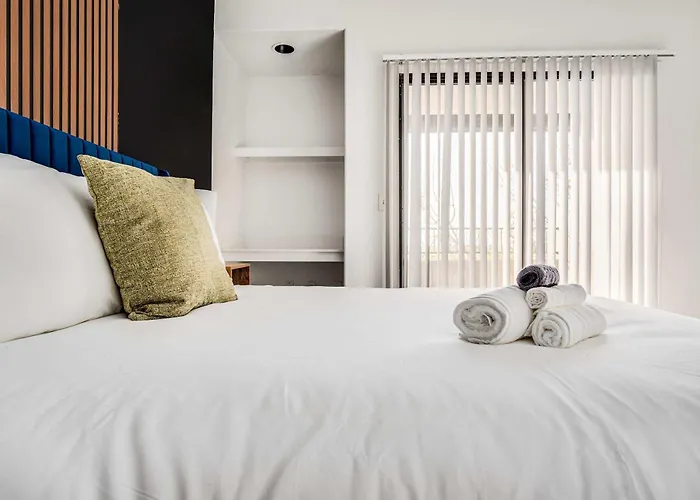 Boulevard 2br By Stadium Pool Parking Gym 06 Apartment *