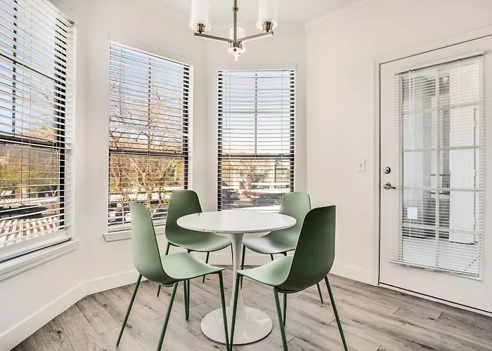 Boulevard 2br By Stadium Pool Parking Gym 06 * Glendale