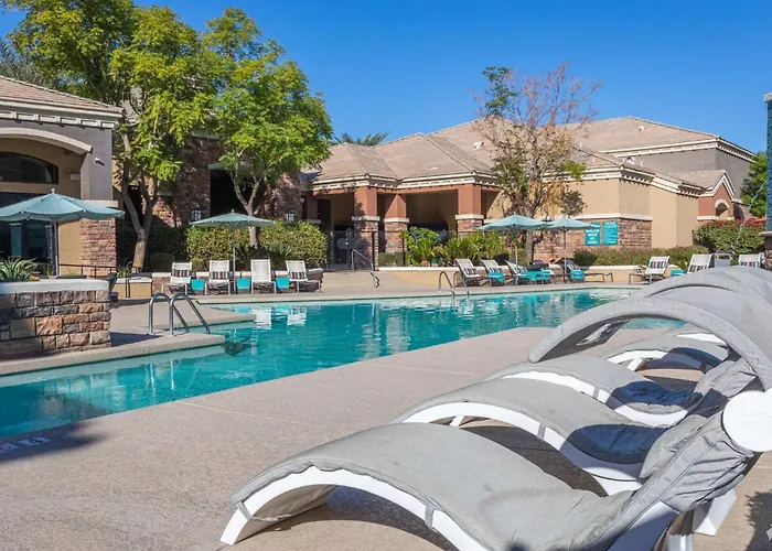 Apartment Boulevard 2br By Stadium Pool Parking Gym 06 Glendale